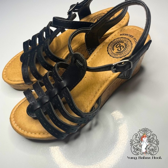 Authentic American Heritage Girls Size 1 Wedge Heal BLACK Strap Sandals PRELOVED - Picture 1 of 10